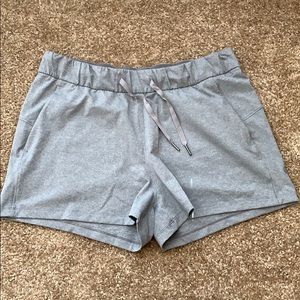 LULU LEMON - On the fly shorts